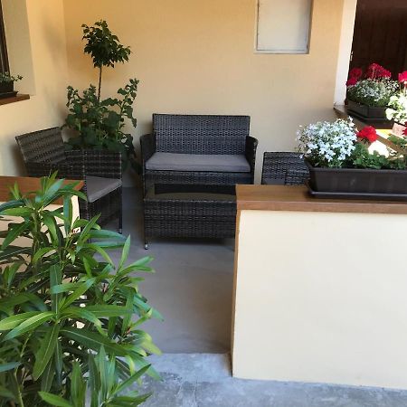Komfort Apartman Vac Exterior photo